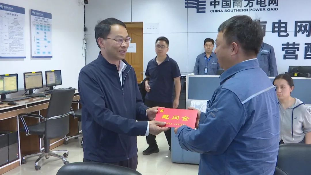 县委副书记 县长李永军走访慰问一线劳动模范