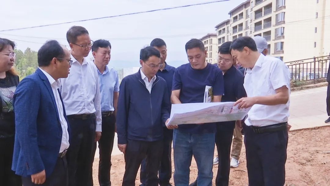 县政府召开2025年教育体育项目建设现场推进会议